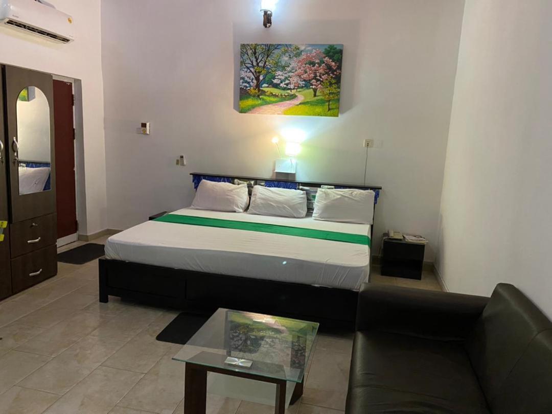 Hgl Guest House East Legon Exterior foto