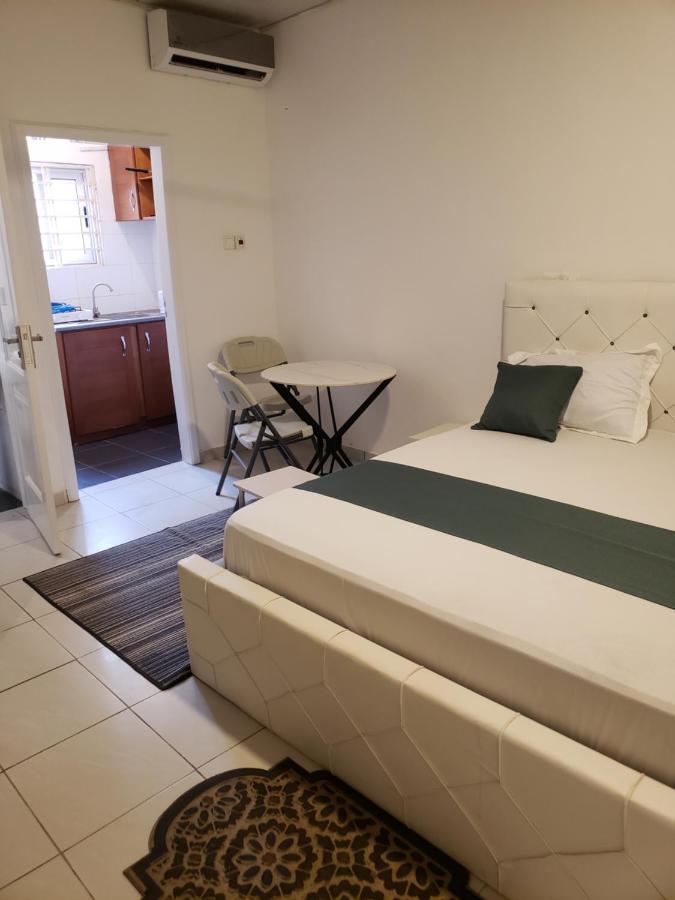 Hgl Guest House East Legon Exterior foto